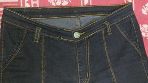 Women&#39;s Black jeans.