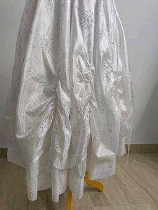 🥀Vintage-Inspired White Gown
