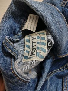 Vintage Denim Jacket - Classic Style