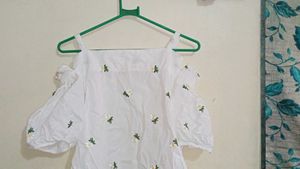 Whit Lily Flower Top