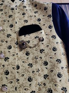 Men Ethnic Kurta Set With Jacket