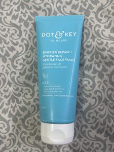 Dot & Key barrier repair + hydrating  Face Wash