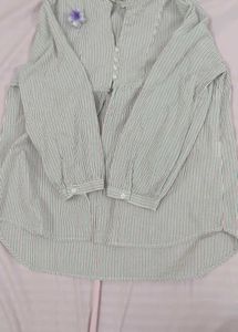 Striped Blouse &amp; Beige Denim Shorts Set🩷