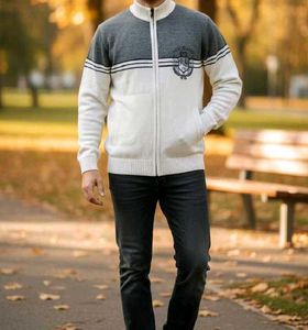 Stylish Zip-Up cardigan