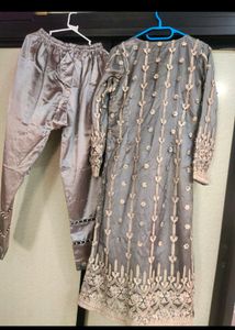 PAKISTANI PEARL HEAVY DRESS.