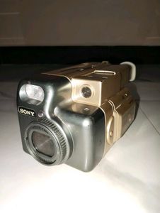 Vintage Sony Handycam Camcorder( ⚠️ Off Camera)
