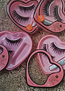 Eyelashes ...