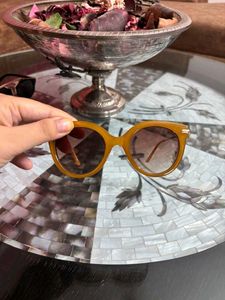 BEIGE COLOURED BLACK CAT EYES SUNGLASSES