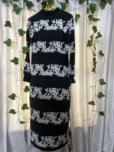 Black &amp; White Print Long Sleeve Dress