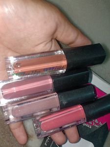 Set Of 4 Nude Lipstick + Freebie
