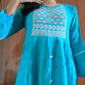 Embroidered Side Slit Kurti