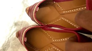 Maroon Ethnic Jutti