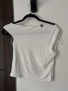 H&amp;M White Off-Shoulder Top