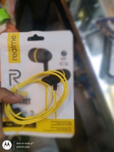 Reamle   Super  Earphone   ..clear Sound ... For   Study .. Gmaing  For  Best 👌👌👌👍👍