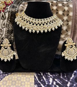 White Jewellery Set