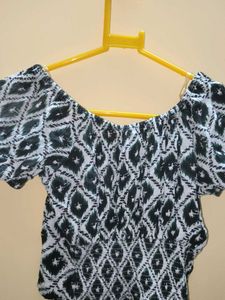 Zucker Cropped Top