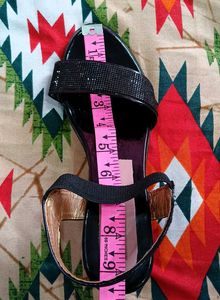 Stylish Black Strap Heeled Sandals🖤