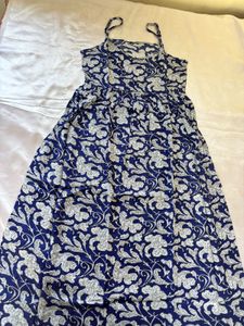 sleeveless dress