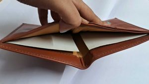 Unisex Brown Leather Wallet