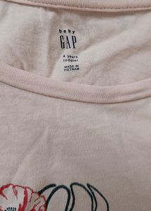 Gap T Shirt