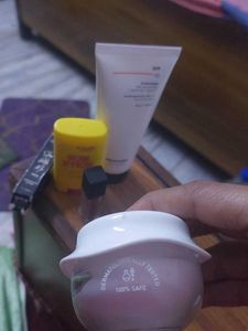 Retinoal Eye Cream With 1 More Product