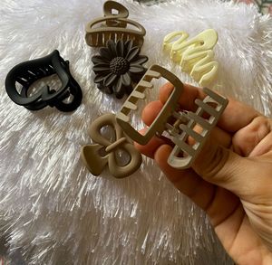 👑 The Ultimate 6-Piece MATTE Hair Clip Set! 👑