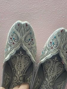 Diwali Combo Jutti and Clutcher in 350 rs