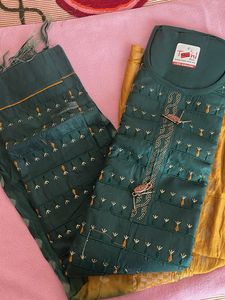 unstitched Elegant Green Salwar Suit set with dupa