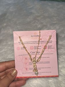✨ Funky Elegance Combo – Earrings + Maangtika Set!