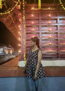 Printed Sleeveless Short Kurti