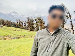 Men's olive green Jacket &amp; Black Pants Outfit