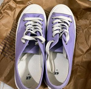 H&amp;M CANVAS SNEAKERS LAVENDER COLOR EUR 40