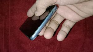 Need Battery And Display