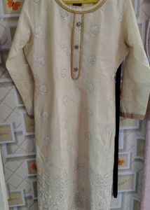 Elegant White Embroidered Kurta