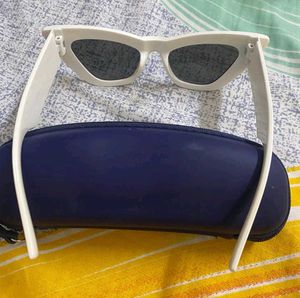 Chic White Cateye Sunglasses
