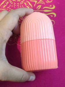 Face ice roller
