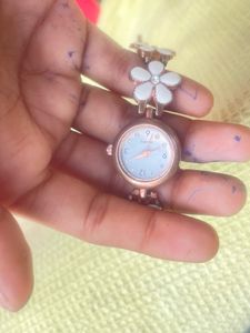 Elegant Floral Bracelet