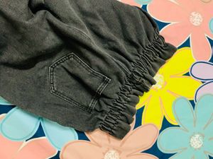 Trendy Elastic High Waisted Jeans