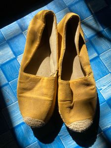 Comfortable Yellow Flats