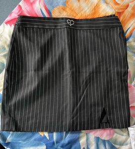 H&amp;M blackpink Striped Mini Skirt(never worn)
