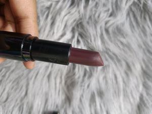 Lakme Cushion Matte Lipstick With French Rose Oil