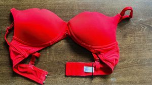 Black And Red Size 32B Padded Bra