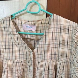 Korean rolarola v-necked checked top