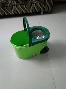 Mop Bucket ,, 🪣 Like New..