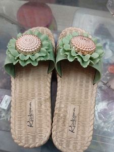 Kickonn Cream Color Slippers