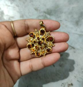 Golden Pandent