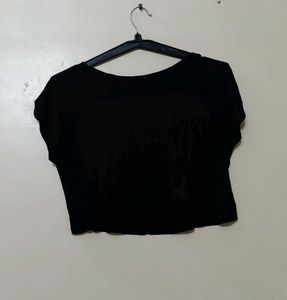 Black crop Tee