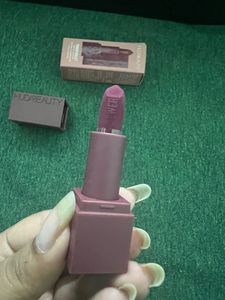 Huda Beauty Power Bullet Mat Lipstick”Ladies N8”