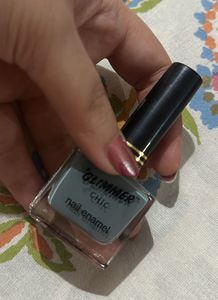 GLIMMER CHIC NAIL ENAMEL