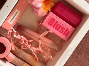 8 Product Makeup Lipstick Blush Combo